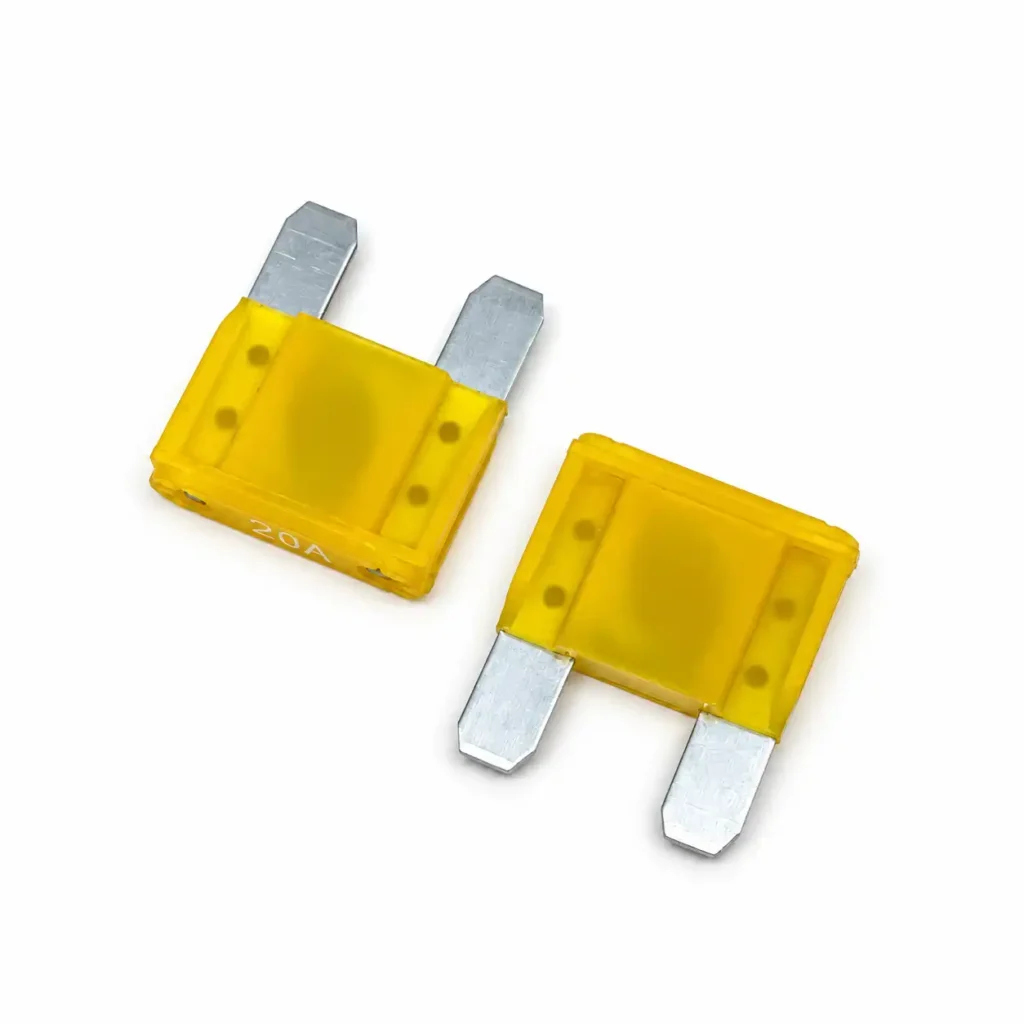 nylon maxi blade fuse body and terminal detail