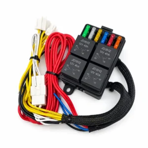 12V pre-wired fuse relay box with four 40A relays, six ATO/ATC fuse positions and wiring harness